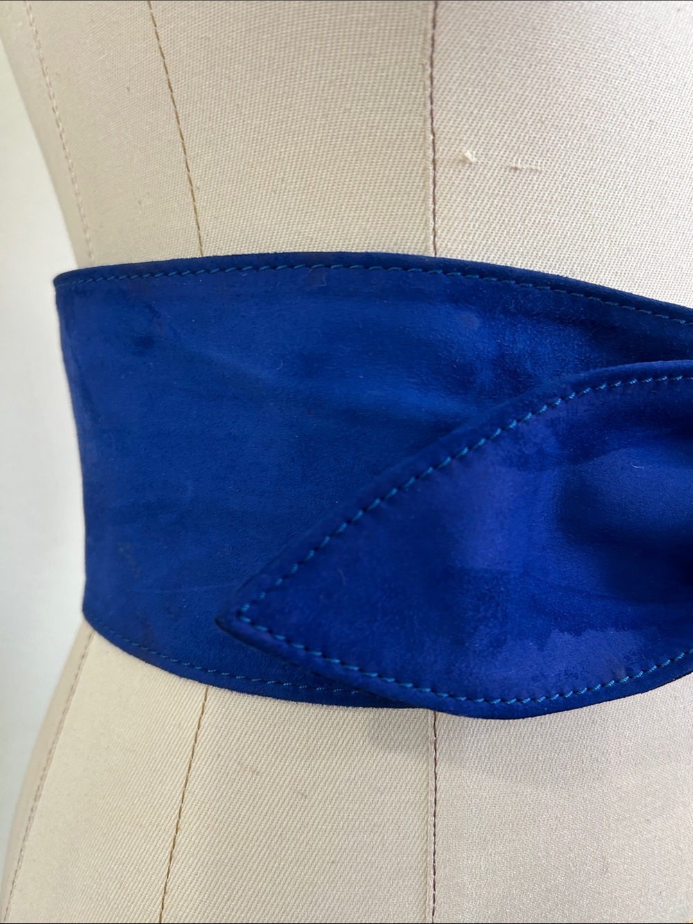 80’s Trussardi suede, leather, wide cobalt belt small - Picture 3 of 8